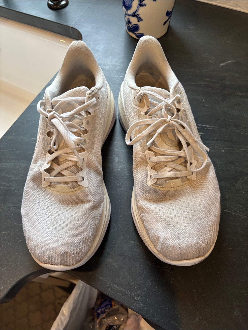 Nike Men's Athletic Running Shoes White. Vomero 17
